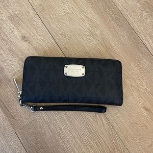 Michael Kors wristlet